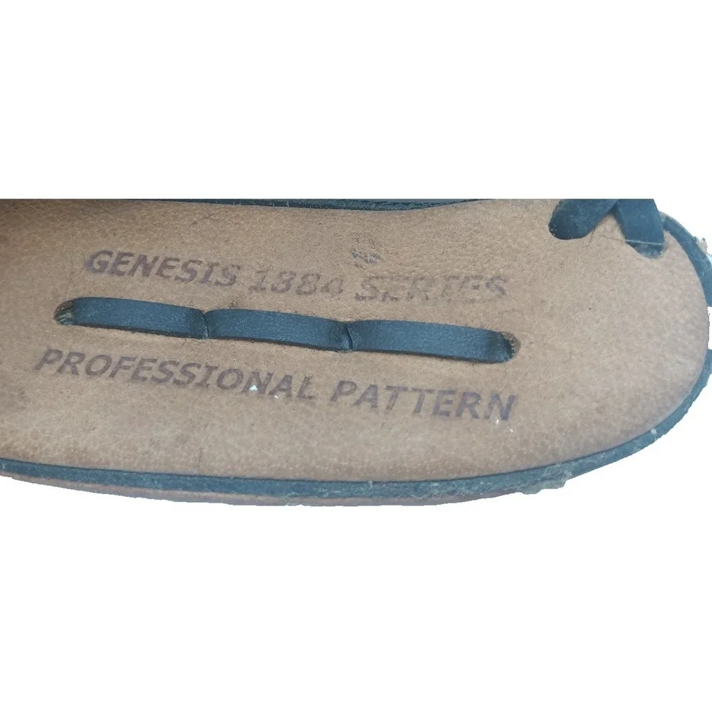 Louisville Slugger GEN1050BM Genesis 1884 Series 10.5 Youth Baseball Glove RHT‎